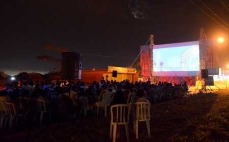 Com apoio do Governo de Goiás, cinema ao ar livre chega a quatro bairros de Goiânia