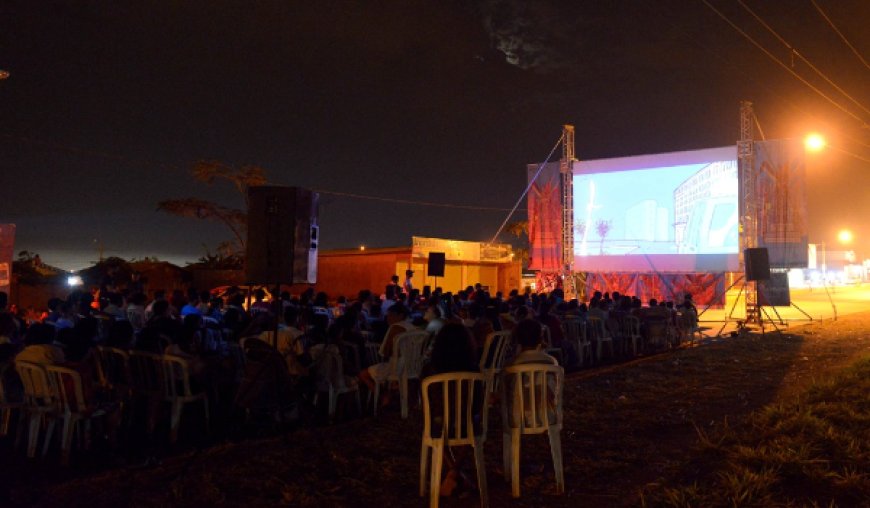 Com apoio do Governo de Goiás, cinema ao ar livre chega a quatro bairros de Goiânia