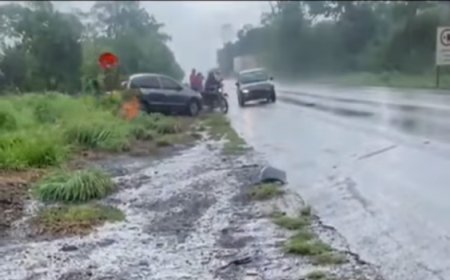 Acidente na BR-153 é provocado por caminhonete na contramão entre Jaraguá e Rianápolis