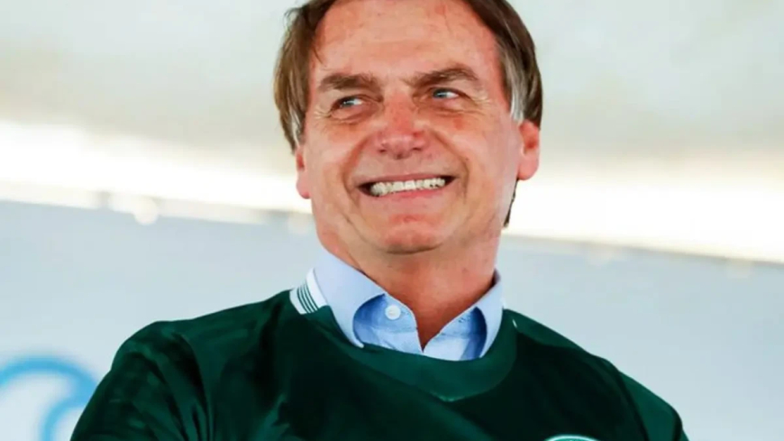 Moraes autoriza cirurgia de Bolsonaro no Natal