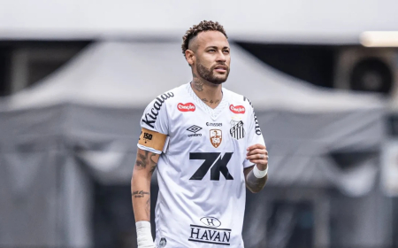 Neymar renova contrato com o Santos até o fim de 2026