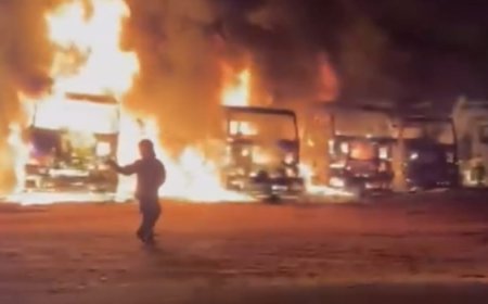 Incêndio atinge veículos das obras de duplicação da BR-153 em Uruaçu