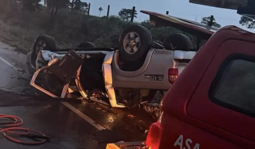 Capotamento na GO-230 deixa três feridos em Rianápolis