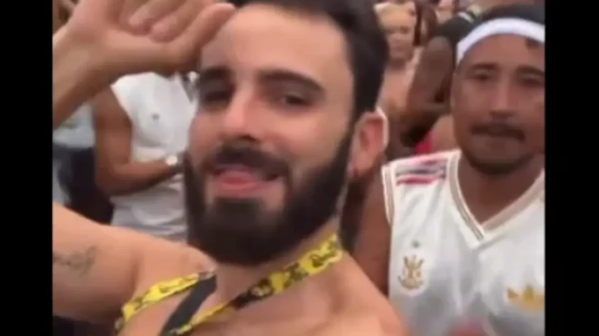 Funcionário toma todas em show da Anitta e posta vídeos no perfil da empresa