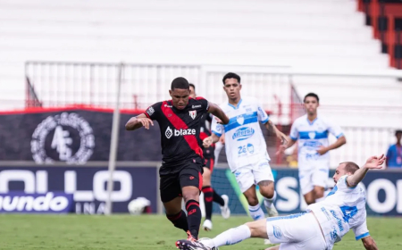 Atlético e Crac fazem jogo movimentado, mas ficam no empate sem gols