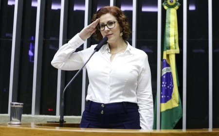 Moraes arquiva inquérito contra Zambelli por coação e obstrução de Justiça