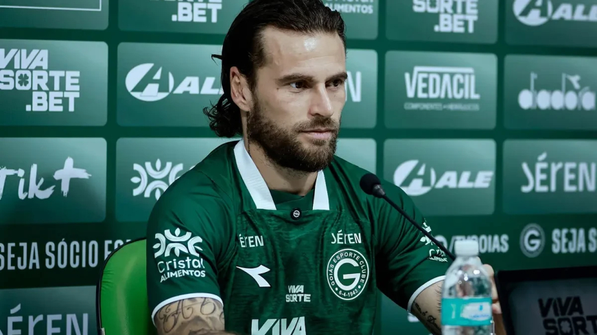 Em meio à extinção do armador clássico, Lucas Lima assume a 10 do Goiás