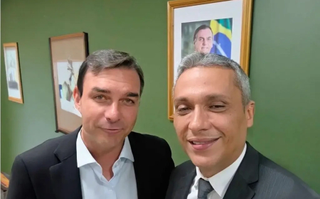 Flávio Bolsonaro confirma presença em ato de Gayer em Goiânia