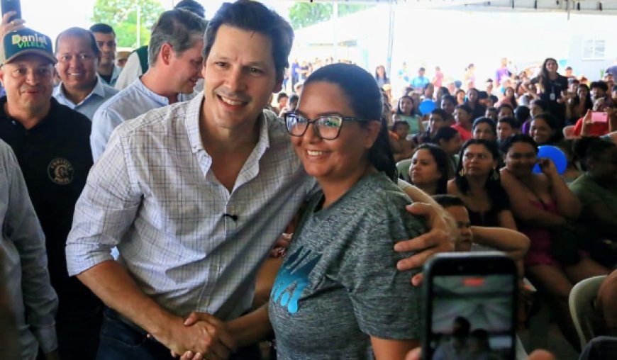 Daniel Vilela entrega cartões do Aluguel Social e viabiliza acesso à casa própria em Águas Lindas