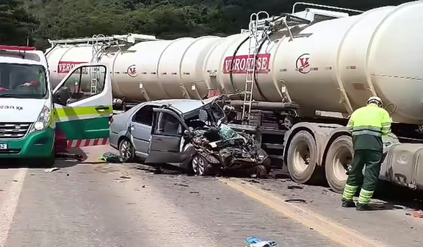 Colisão envolvendo ônibus, carreta e carro deixa ferido grave na BR-153, em Rialma
