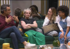 BBB 26: Tadeu Schmidt quebra protocolo, entra na casa e emociona finalistas na véspera da grande final