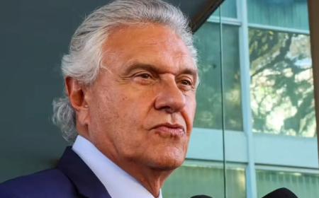 Caiado alfineta Bolsonaro e diz que ‘menos Brasília e mais Brasil’ não deu em nada