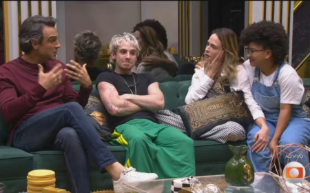 BBB 26: Tadeu Schmidt quebra protocolo, entra na casa e emociona finalistas na véspera da grande final