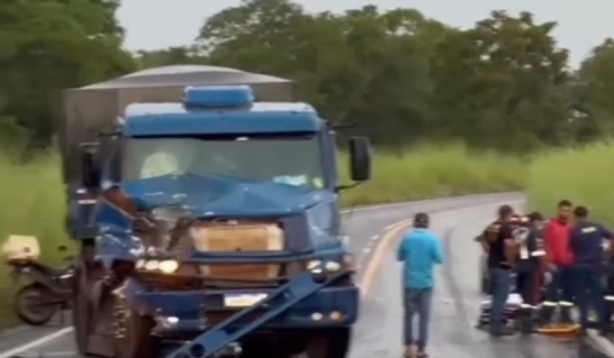Sequencia de colisões envolvendo caminhões e moto deixa vítima grave na GO-244