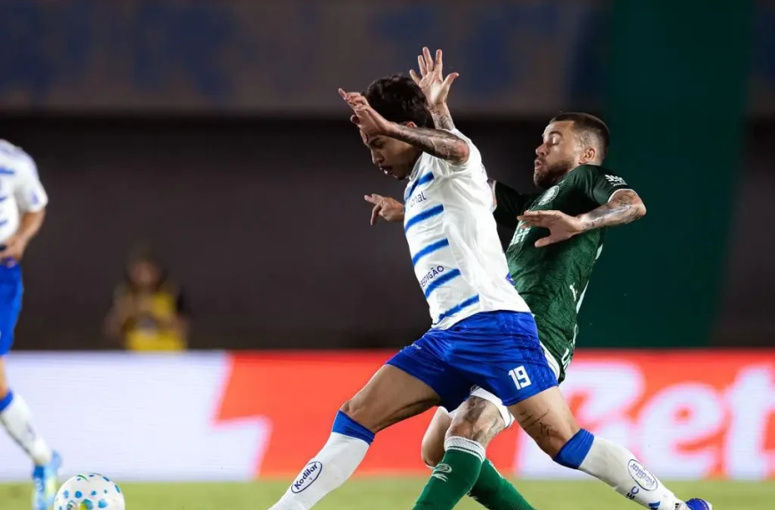 No adeus ao Serra, Goiás arranca empate com golaço no fim contra o Cruzeiro