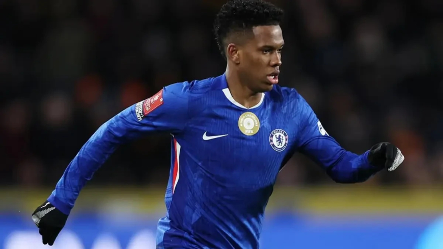 Estêvão sofre lesão grave e pode desfalcar a seleção brasileira na Copa do Mundo
