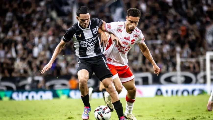 Em jogo eletrizante, Vila Nova busca empate contra o Ceará e segue líder
