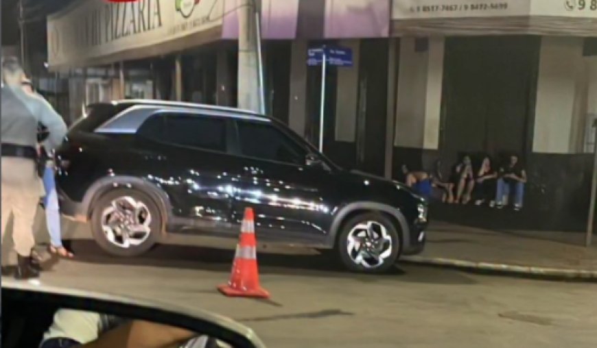 Colisão em frente à Delegacia da Polícia Civil é registrada em Ceres