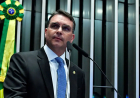 PF quer saber se dinheiro que Flávio cobrou de Vorcaro foi usado no filme ‘Dark Horse’