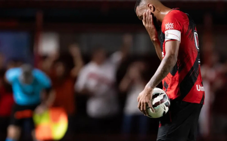 Atlético perde pênalti, para em Jandrei e fica no empate sem gols com o Juventude