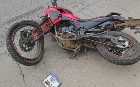 Motociclista morre atropelado por caminhão após tentativa de ultrapassagem na BR-153