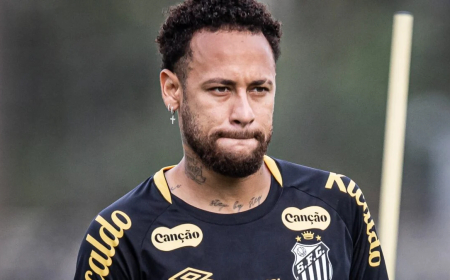 Neymar curte foto de loira no Instagram e depois apaga interação; saiba quem é
