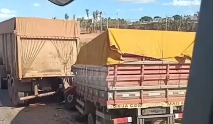 Colisão entre caminhões deixa motorista em estado gravíssimo em Aparecida de Goiânia