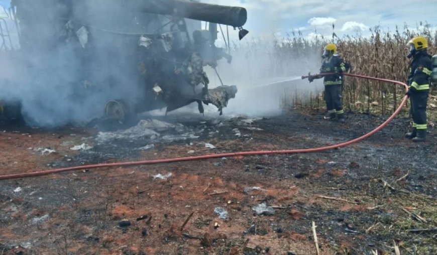 Idoso escapa ileso após colheitadeira pegar fogo e destruir maquinário em Formosa