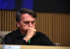 Bolsonaro apresenta soluços acima da média, mostra relatório médico