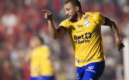 Vila derrota Botafogo-SP e é lider da Série B