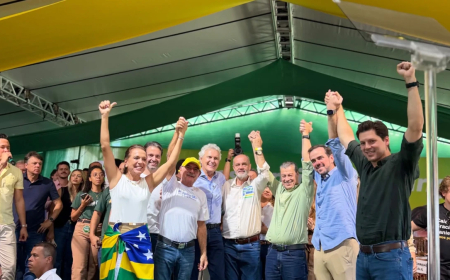 Caiado pede empenho para eleger Daniel Vilela no 1º turno, em evento com 47 prefeitos
