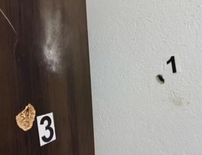 Criança de 7 anos leva tiro no rosto após arma do padrasto disparar em Uruaçu