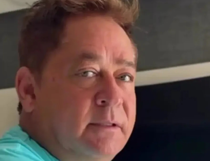 Leonardo viraliza ao responder pergunta de funcionária sobre folga na Copa do Mundo; vídeo