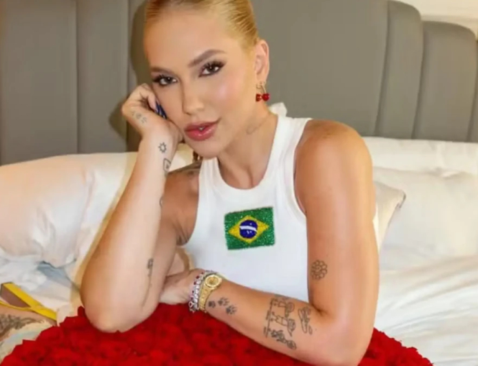Virginia ganha buquê de rosas no Dia dos Namorados e Vini Jr. reage; veja
