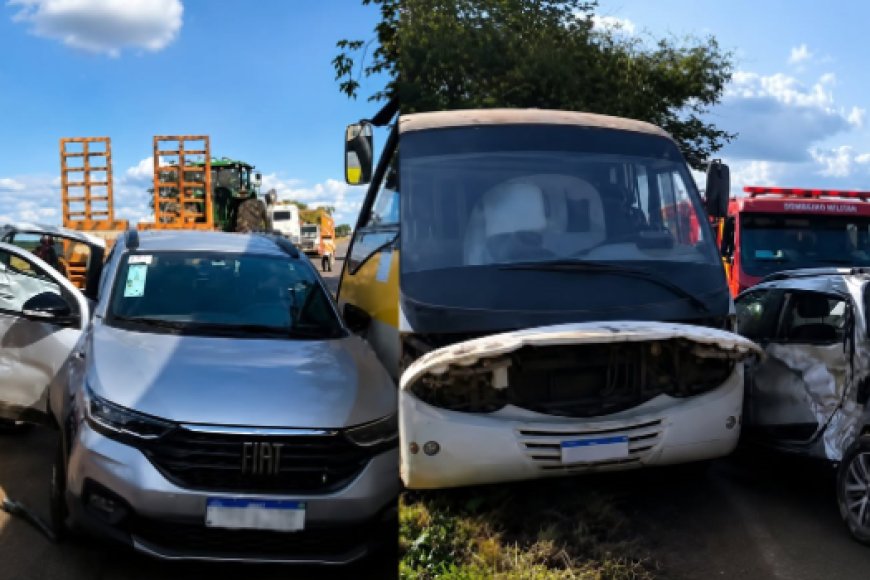 Colisão entre três veículos deixa quatro pessoas feridas na GO-336, em Nova Glória