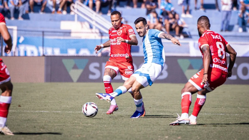 Vila Nova vence mais uma e assume a vice-liderança do Brasileirão Série B