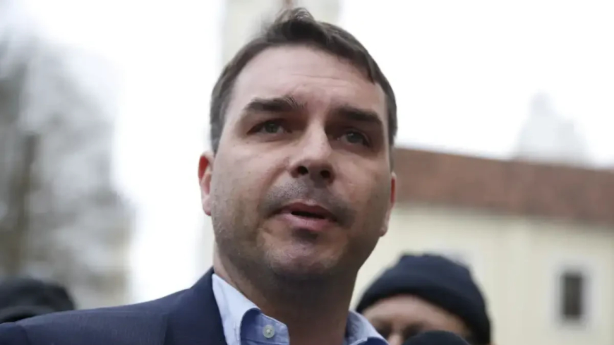 Flávio defende Bolsa Família e isenção do Imposto de Renda para quem ganha até R$ 5 mil