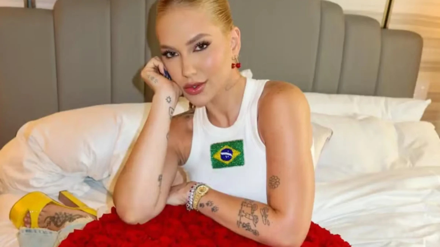 Virginia ganha buquê de rosas no Dia dos Namorados e Vini Jr. reage; veja