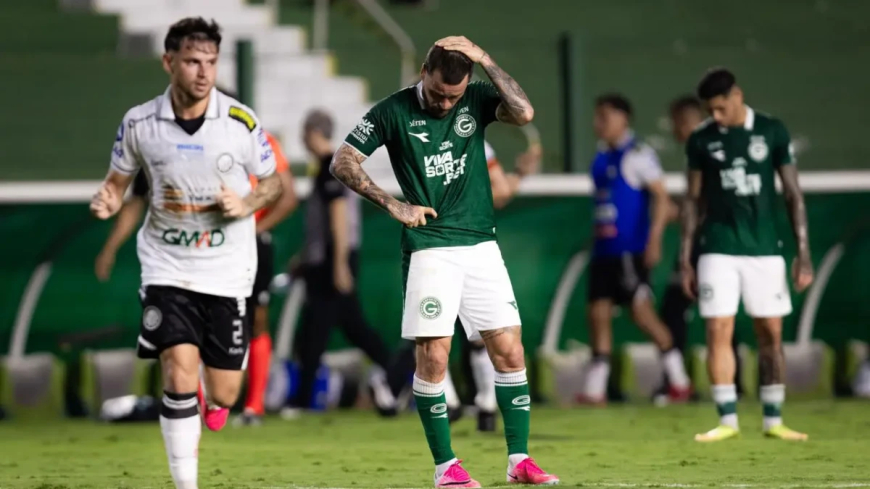 Goiás é dominado no 1º tempo e volta a ser goleado na Serrinha