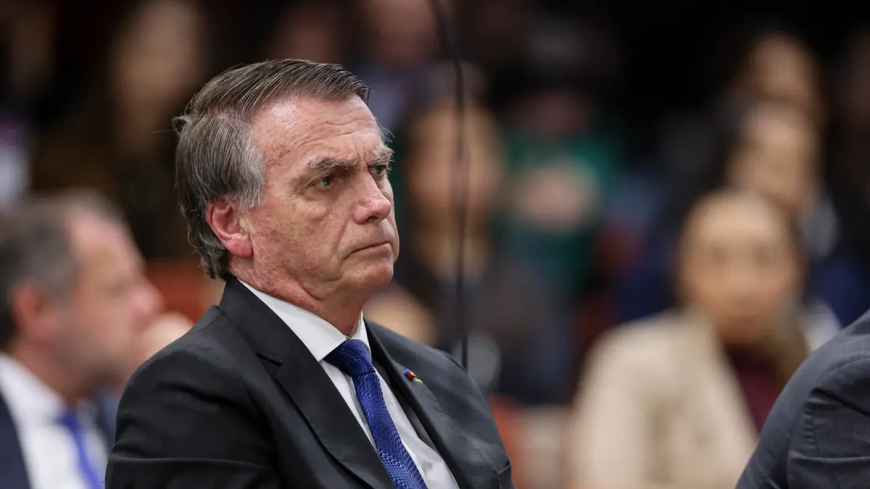 Moraes diz que arma de Bolsonaro pode ser falta grave e levar a revogação de prisão domiciliar