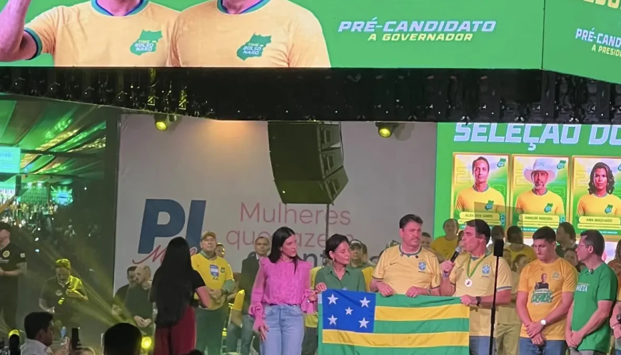Flávio Bolsonaro critica Lula: “Muita gente que gostava de fazer um churrasco está trocando a carne vermelha por frango ou linguiça “