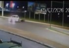 Câmera registra colisão; motorista deixa local sem prestar socorro em Jaraguá