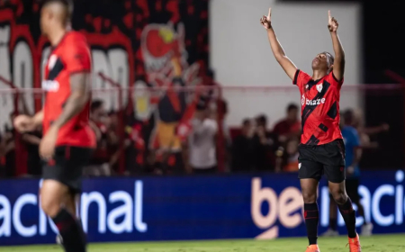 Na estreia de Roger Silva, Atlético vence o Fortaleza e sobe na tabela